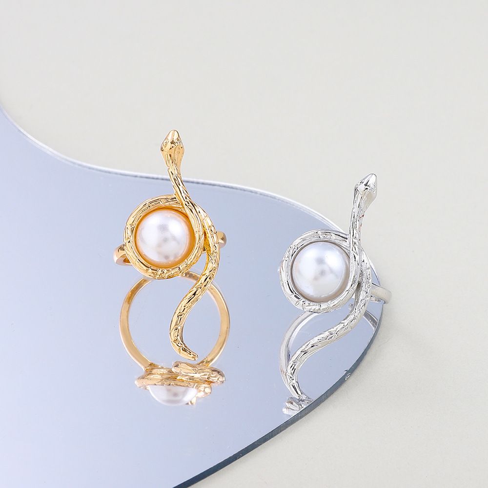 Fashion Minority Snake Wrapped Pearl Ring