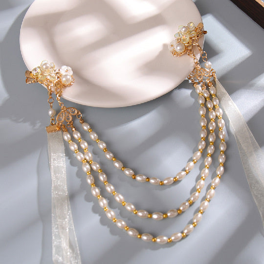The New Fashionable And Antique Headdress Is Simple