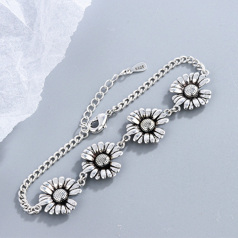 Vintage Thai Silver Small Daisy Bracelet
